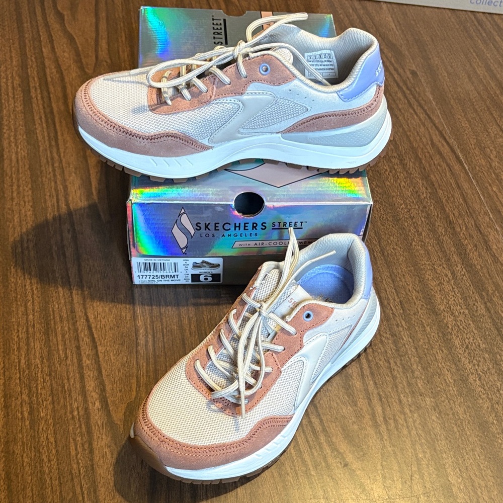 NEW Skechers Street Athletic Shoes w/ Memory Foam Size 6 W/ Box